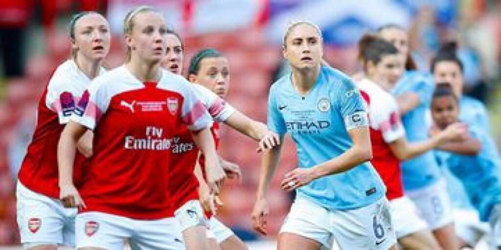 Beth Mead se indigna por la suspensión de la Liga inglesa: "No es serio"