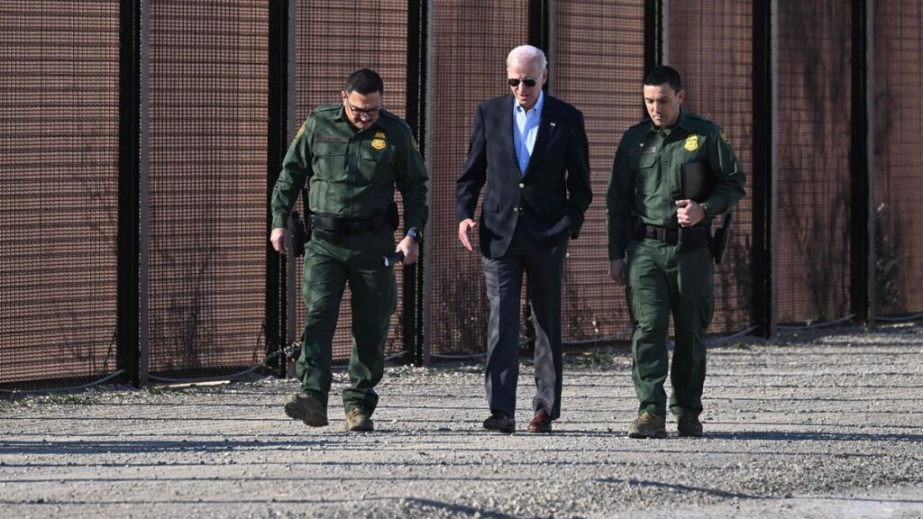 Biden evita ver de cerca la crisis en la frontera tras una breve visita a El Paso