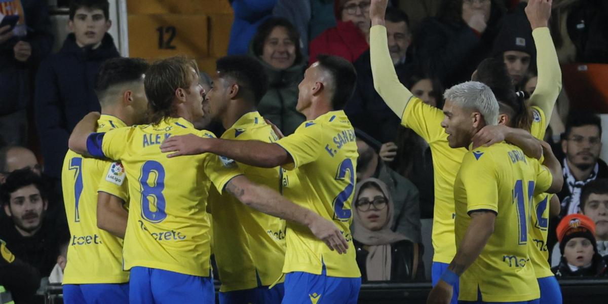 Cádiz y Elche, un partido de necesidades