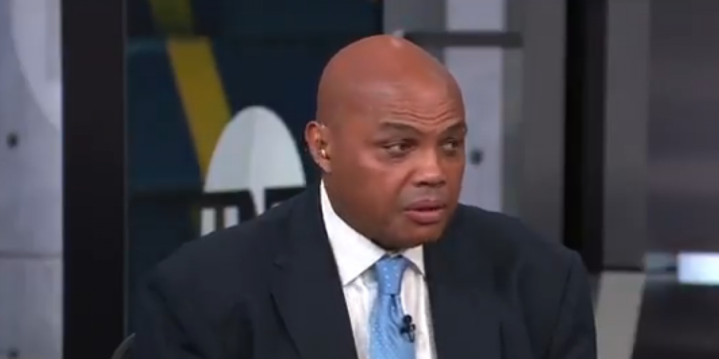 Charles Barkley la lía comparando el All-Star con Trump. "Perdón, presidente Biden"