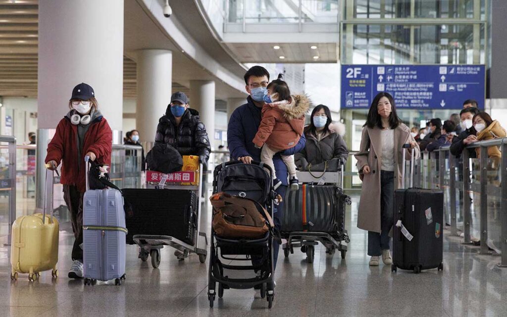 China reabre sus fronteras tras casi tres años de aislamiento