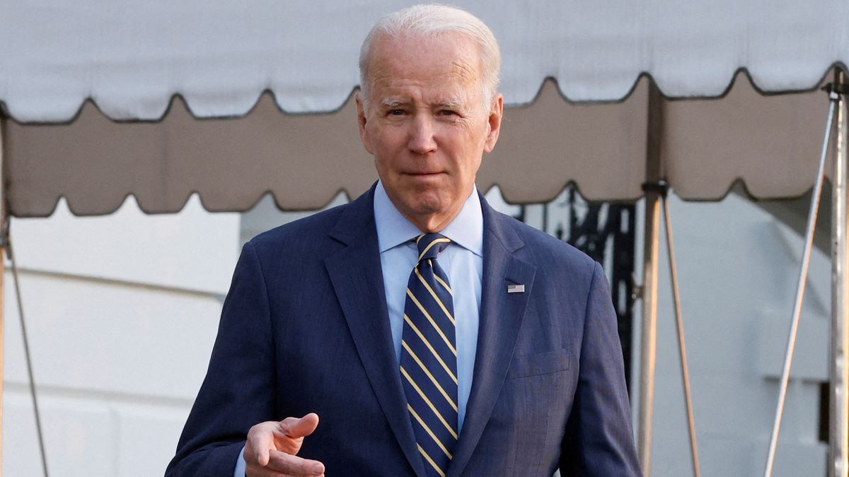 Colaboradores de Biden hallan un segundo lote de documentos clasificados