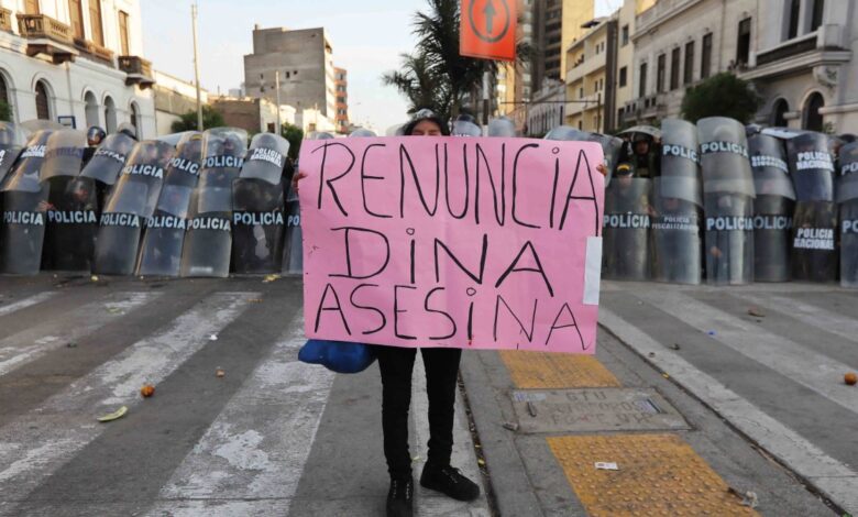 Critican la “brutalidad sin precedentes” de Perú; Boric responde al gobierno de Boluarte