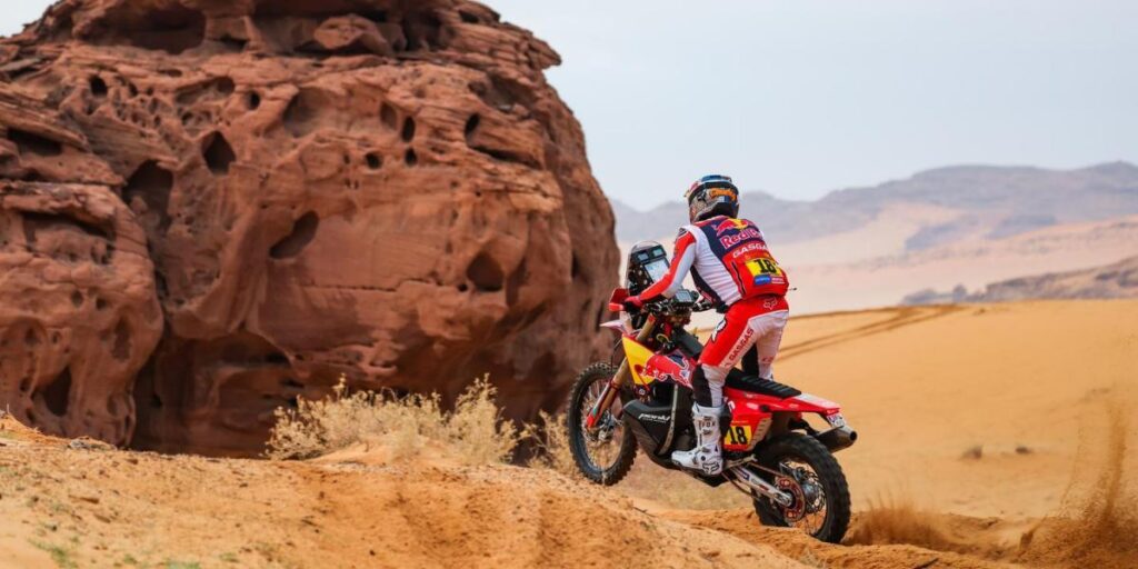 Dakar 2023, etapa 3 motos: Sanders acelera y Barreda resiste al dolor