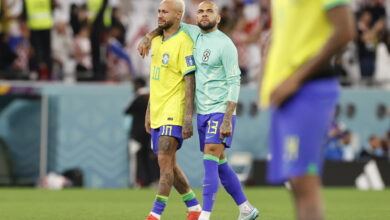 Dani Alves, Robihno y Neymar, futbolistas brasileños con denuncias de abuso