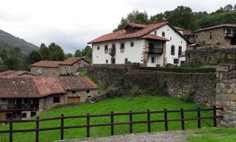 Descubre los 15 pueblos con los nombres más curiosos de España