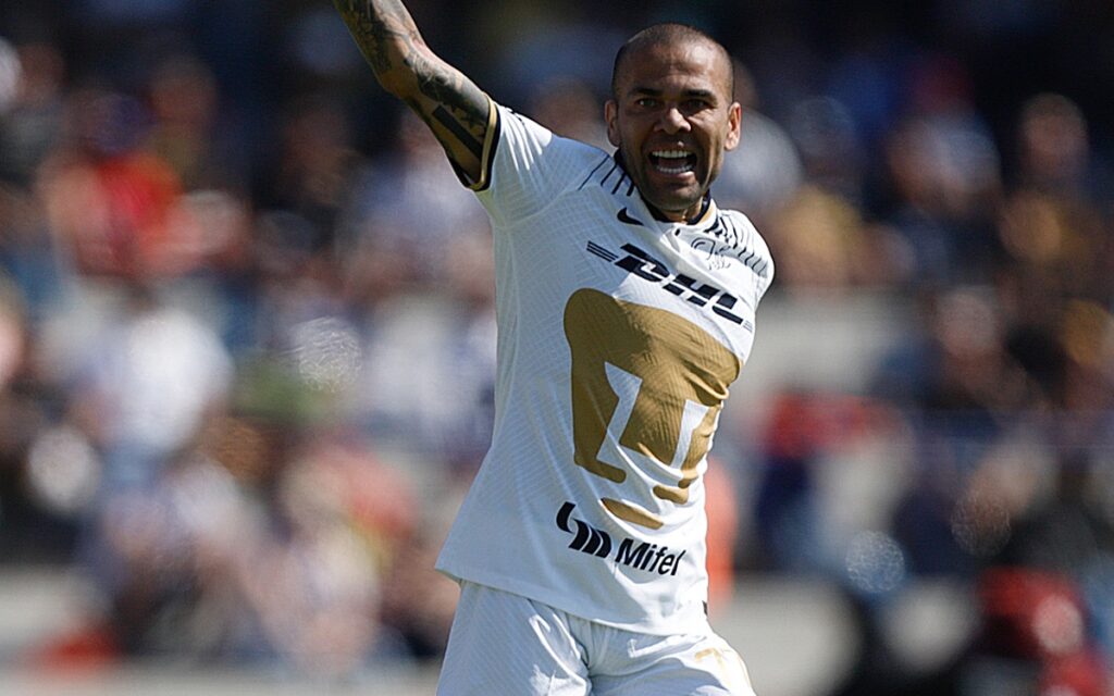 Detienen a Dani Alves y lo llevan al juzgado por agresión sexual