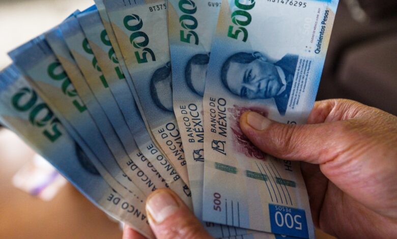 Deuda cierra 2022 en 49.9% del PIB y economía creció 2.9%: Hacienda
