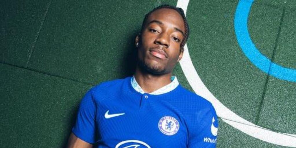 El Chelsea anuncia a Madueke, su sexto fichaje en enero