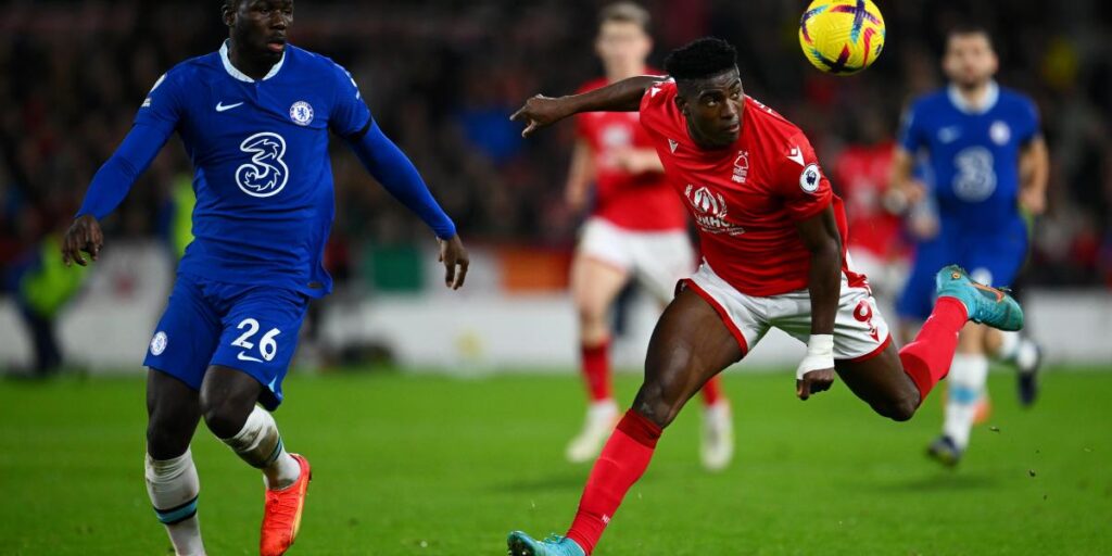 El Chelsea, sin brillo, patina ante el Nottingham Forest