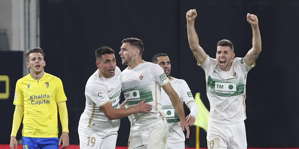 El Elche entra en la última semana del mercado pendiente de altas y bajas