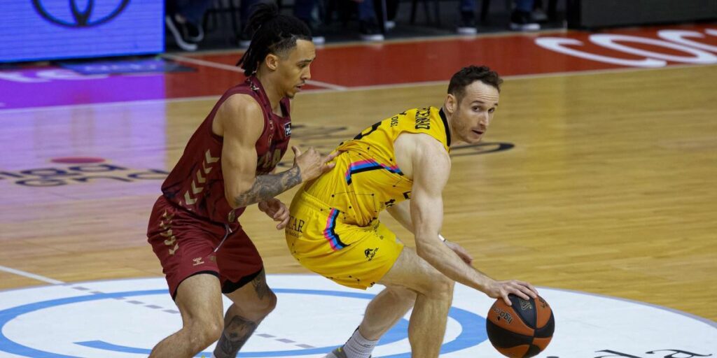 El Lenovo Tenerife quiere asegurarse un puesto en la Copa ante el Unicaja
