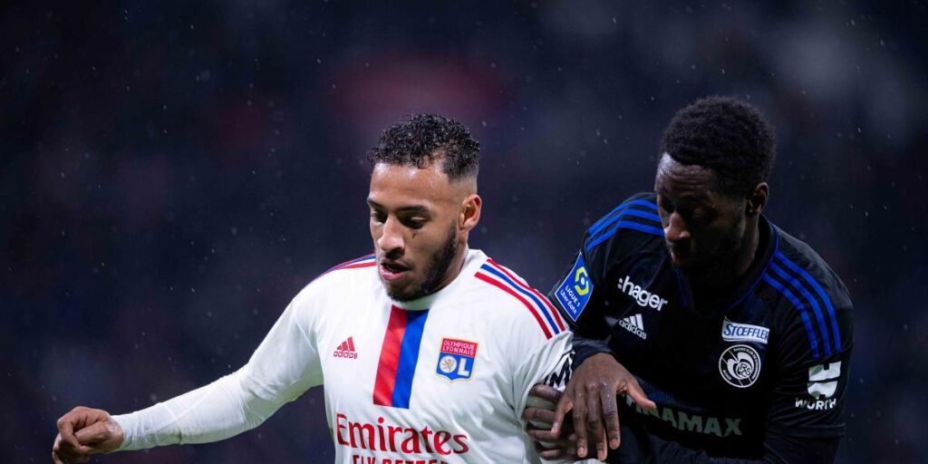 El Lyon pierde en casa ante el Estrasburgo y agudiza su crisis