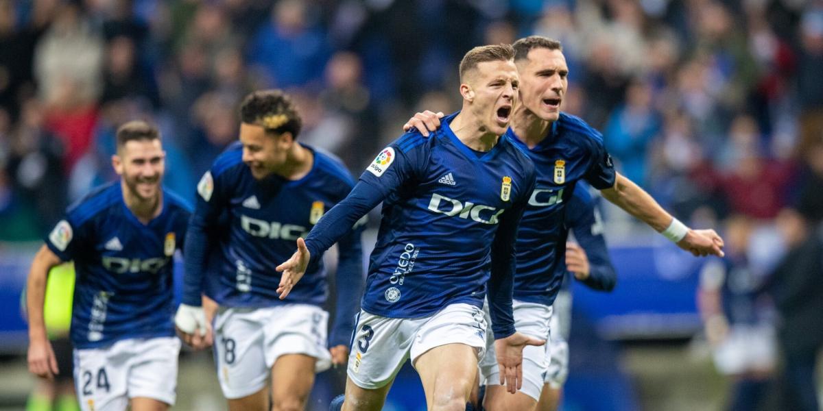 El Oviedo se impone con justicia al Alavés