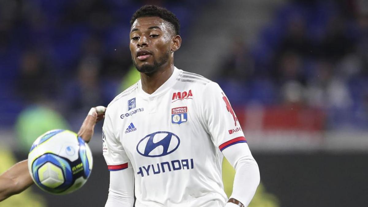 El Sevilla descarta a Reine-Adélaïde tras no superar el reconocimiento médico