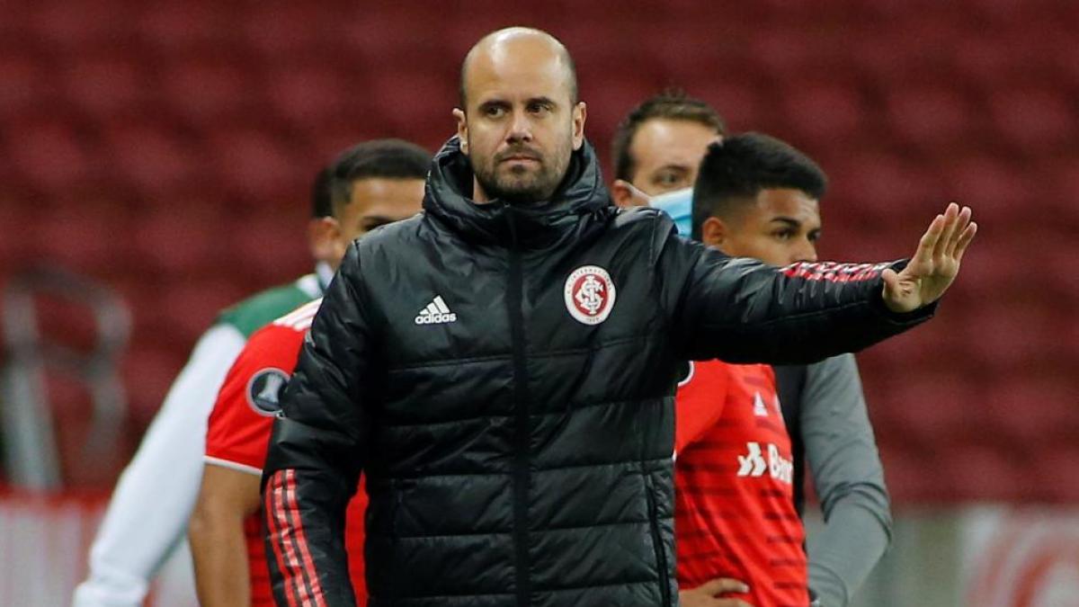 El Sporting espera a Miguel Ángel Ramírez para sustituir a Abelardo