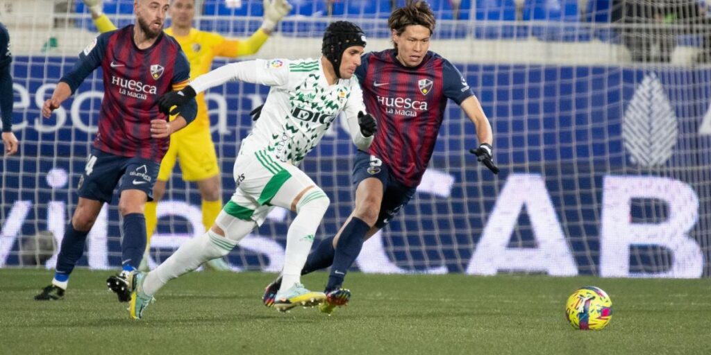 El VAR deja en evidencia al colegiado del Huesca-Oviedo