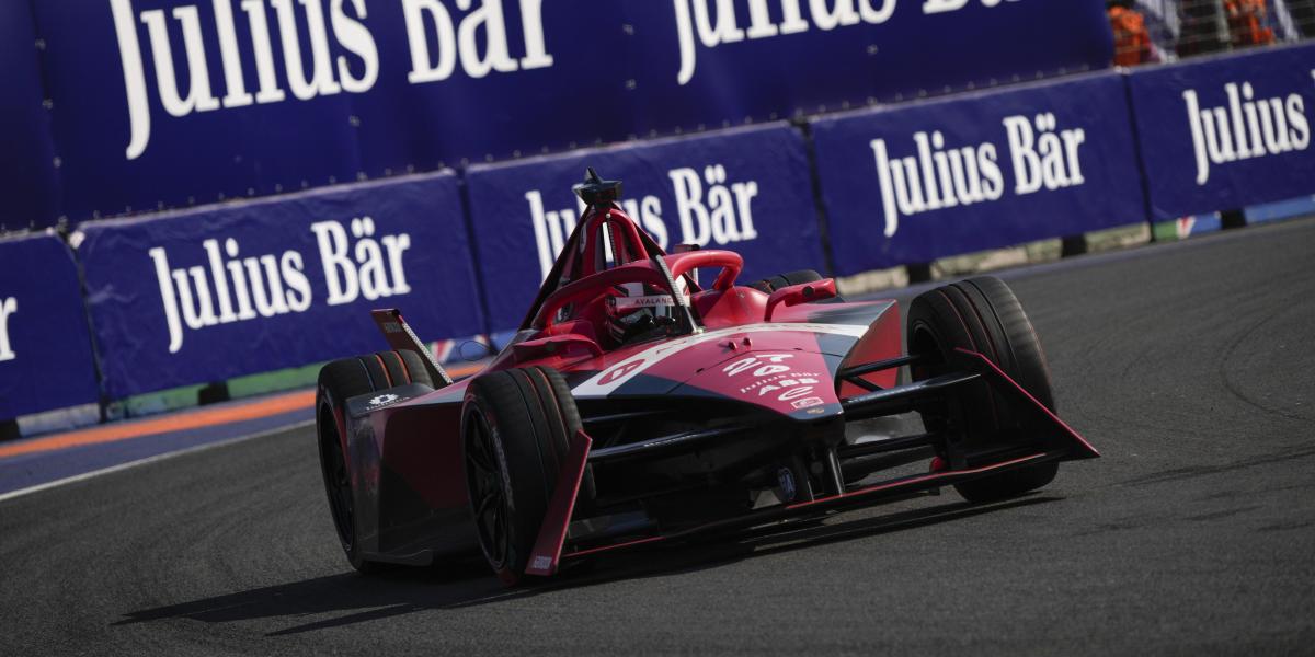 El británico Jake Dennis, de Avalanche Andretti, triunfa en el E-Prix de México