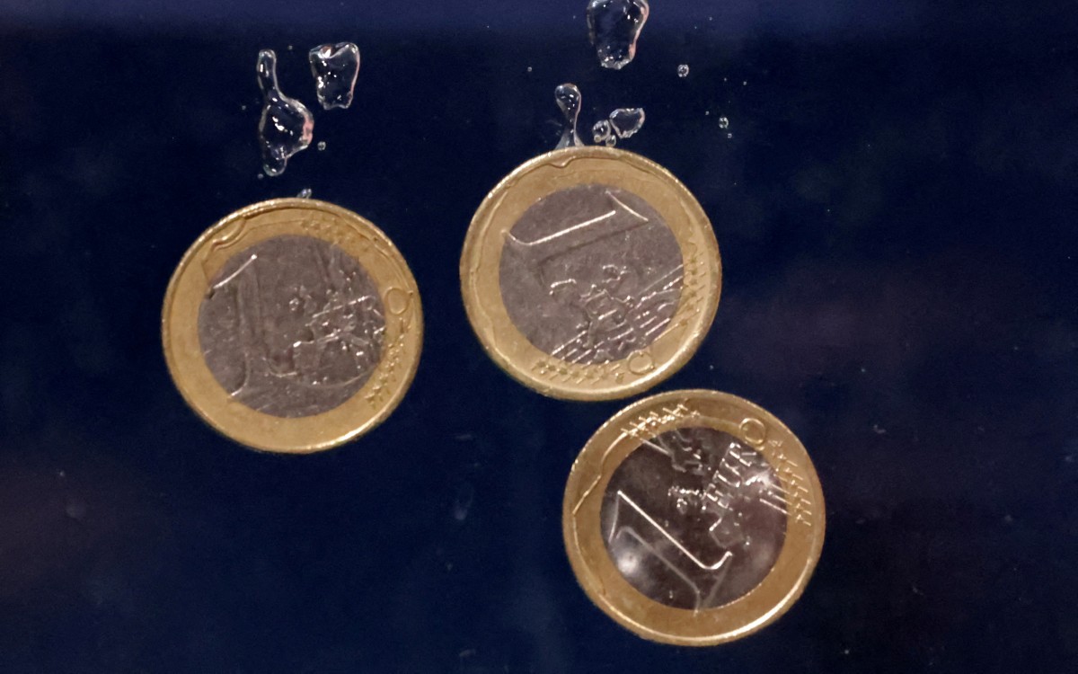 El euro cae con fuerza tras caer inflación en Alemania