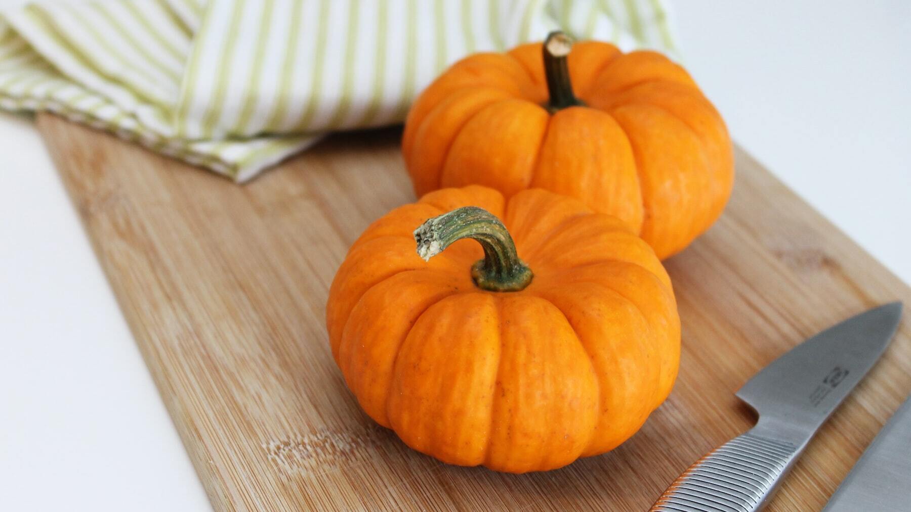 El truco viral para quitar las pepitas de calabaza rápidamente sin ensuciar