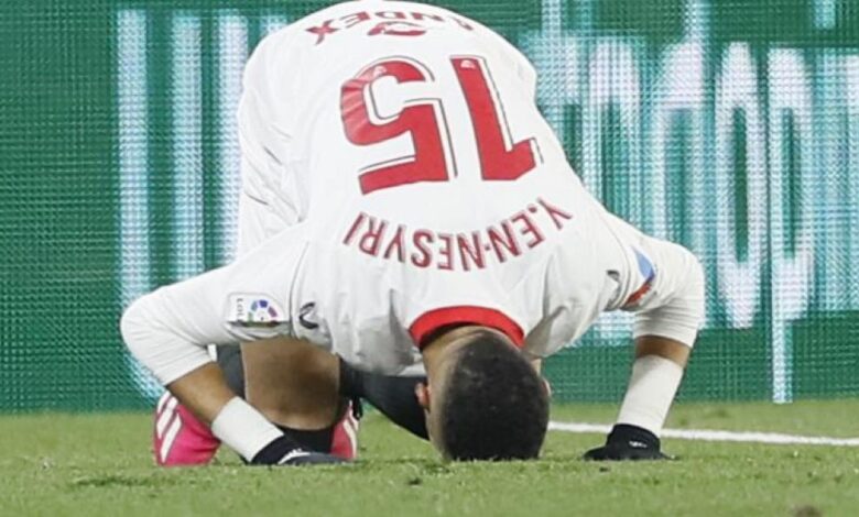 En-Nesyri: “Quiero a este club y ojalá me queden muchos goles por marcar”