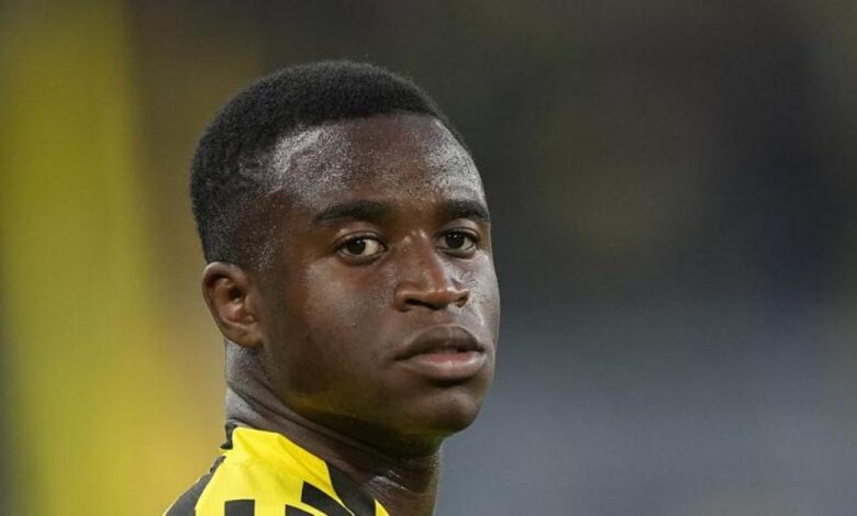 Escándalo Moukoko: En Alemania especulan que tendría 22 años y no 18