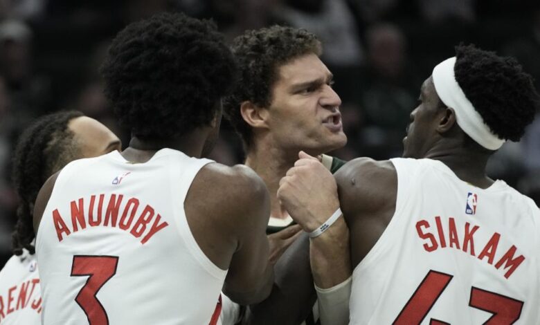 Expulsado por quitarle la cinta a un rival: curiosa tangana en el Bucks-Raptors