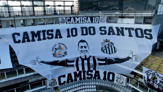 Funeral de Pelé: leyenda de Brasil yaciendo en el estadio del Santos