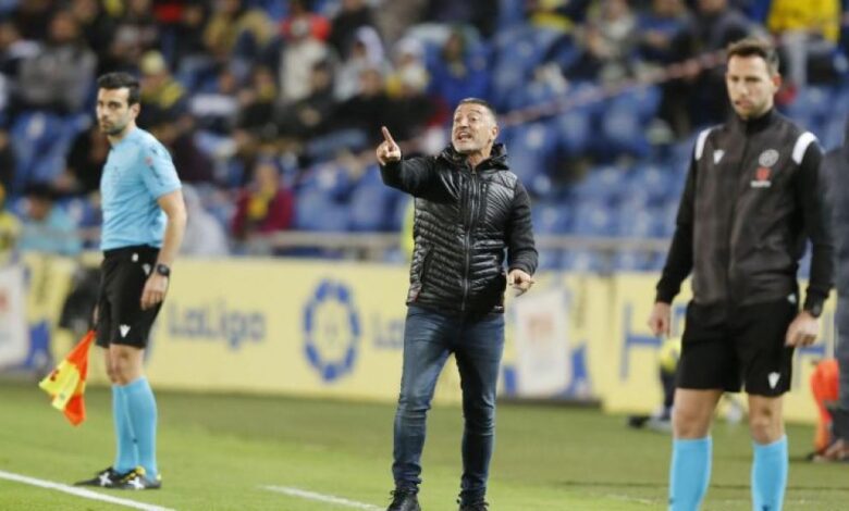 García Pimienta: "Teníamos muchas ganas de dedicarle esta victoria a la afición"