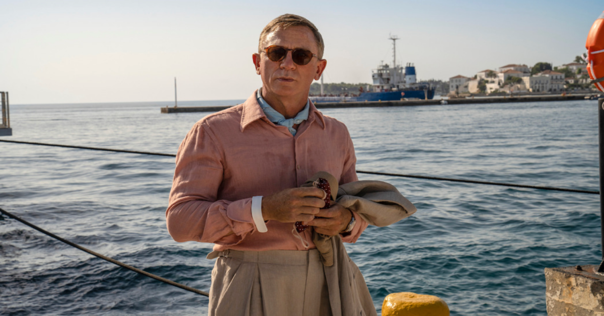 daniel-craig-glass-cebolla-cuchillos-fuera-2.png