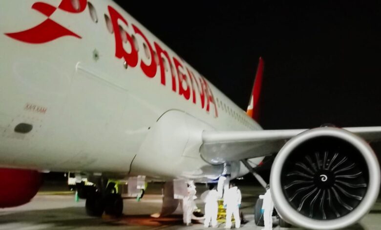 Hallan dos cadáveres en avión de Avianca que llegó de Chile a Colombia