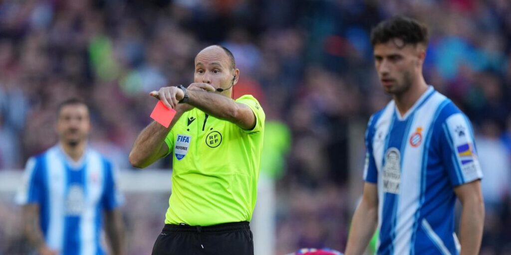 Hasta el próximo jueves no sabremos si hay descanso o "nevera" a Mateu Lahoz