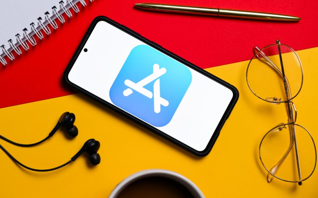 IFT y Cofece investigan a Apple por prácticas anticompetitivas en su tienda de apps