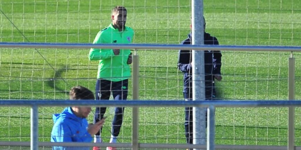 Iñaki Williams sigue al margen del grupo