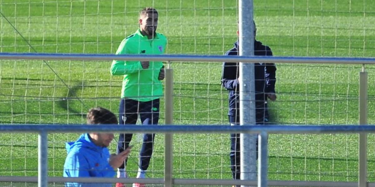 Iñaki Williams sigue al margen del grupo