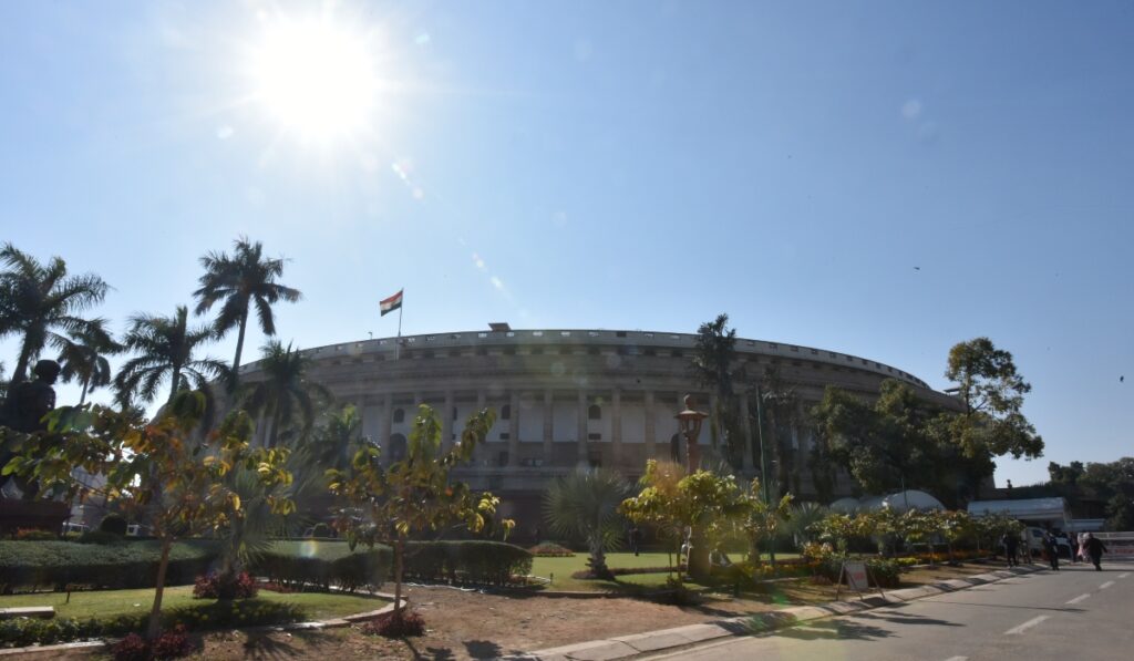 India publica pautas para personas influyentes en las redes sociales que aceptan promociones pagas