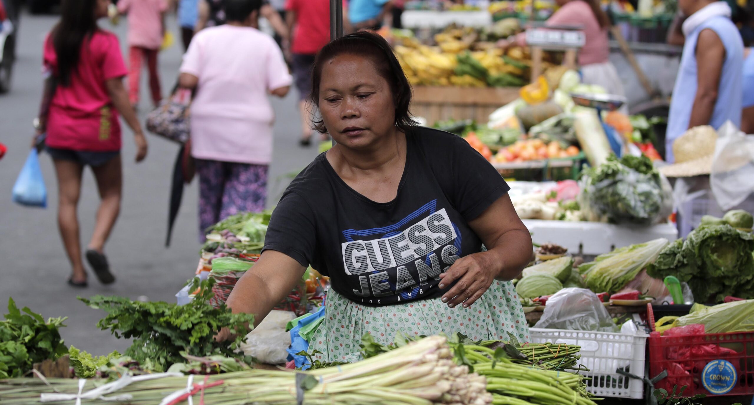 Inflación: las cebollas y otros ingredientes básicos aumentan al precio del sueldo diario en Filipinas