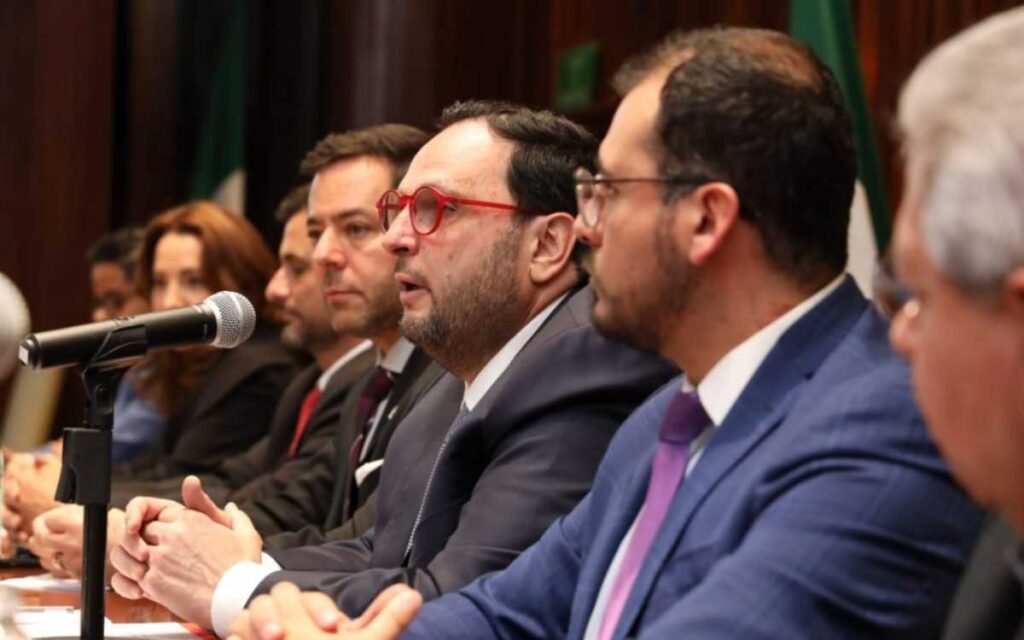 Iniciativa privada alienta ‘tormenta’ de amparos contra reglamento del tabaco