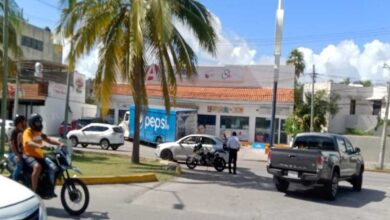 Interponen denuncias contra taxistas de Cancún por bloqueos
