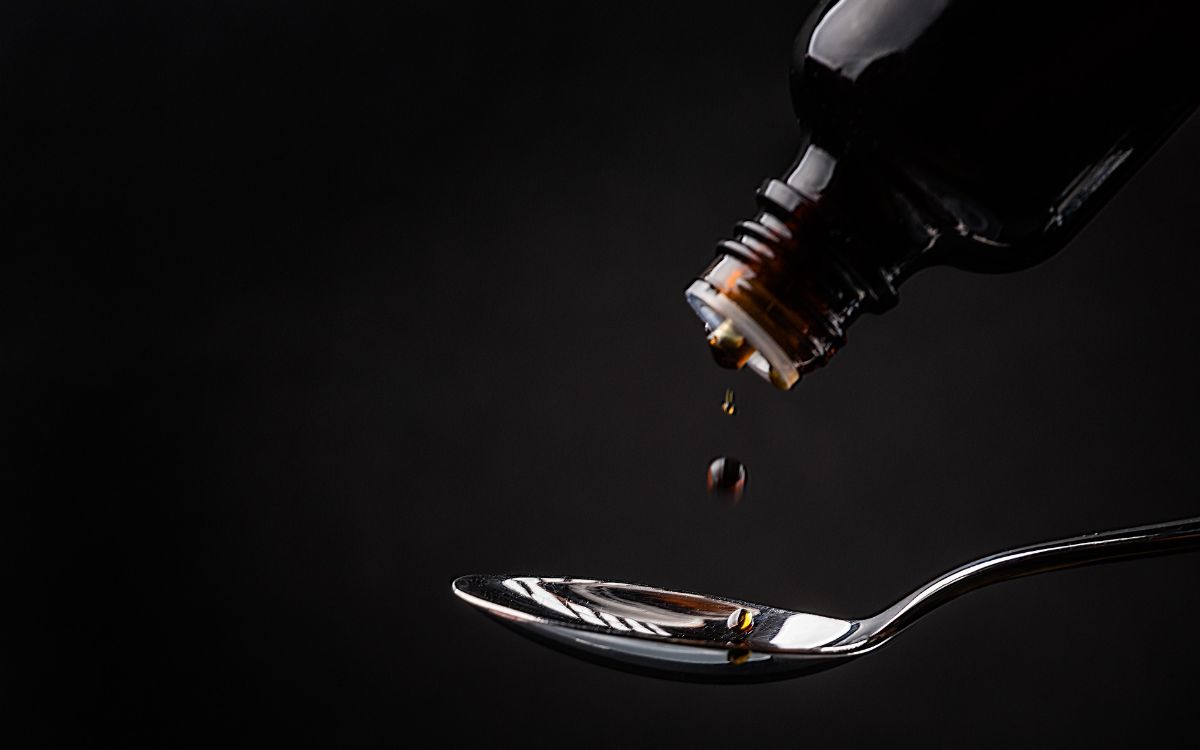 Jarabes para la tos provocan muerte de 300 niños en 3 países