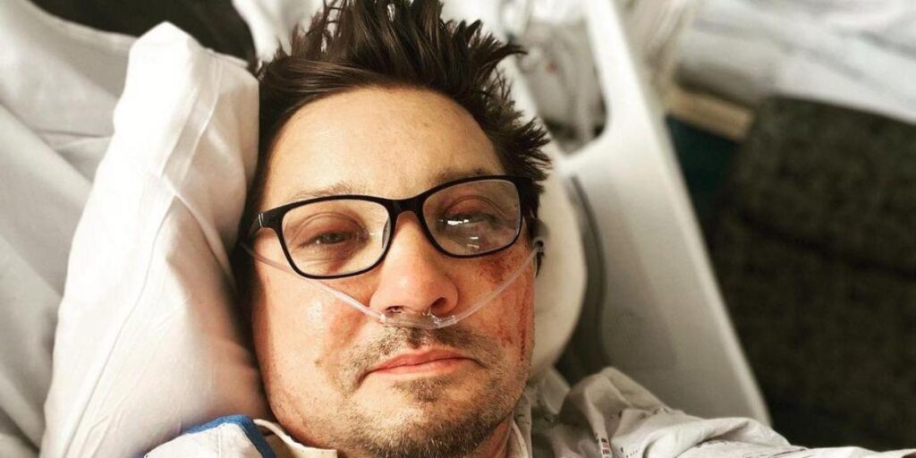 Jeremy Renner revela que se rompió más de 30 huesos en su grave accidente