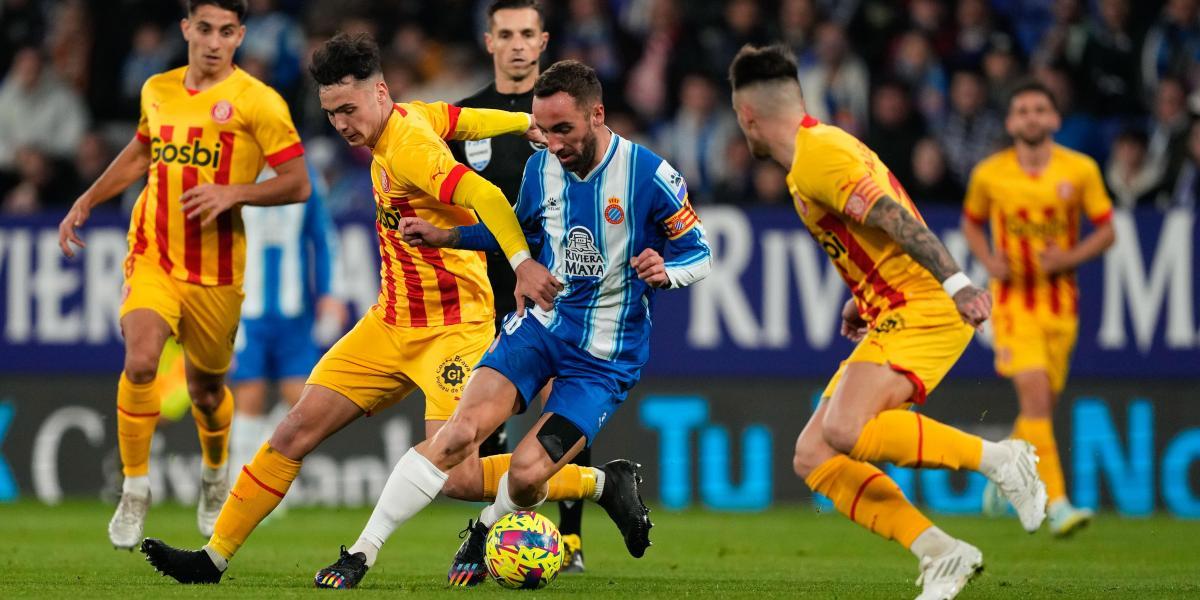 Justo empate en un vibrante derbi catalán