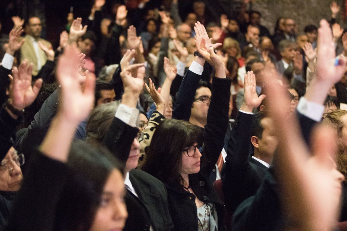 La comunidad universitaria exige anular el título de Derecho de la ministra Yasmín Esquivel