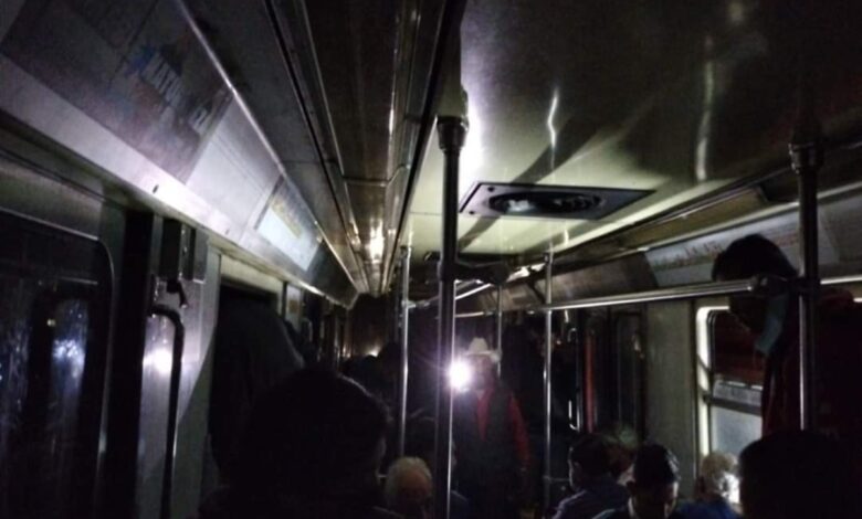 'La conductora cruzó entre vagones': así reportaron trabajadoras del Metro choque en Línea 3