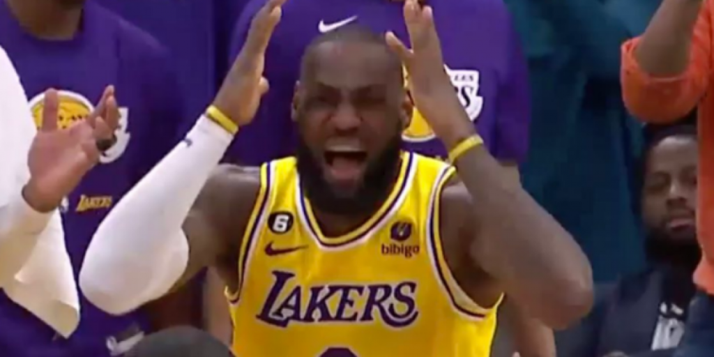 La jugada que indigna a los Lakers. "Es una mierda, inaceptable, nos han engañado"