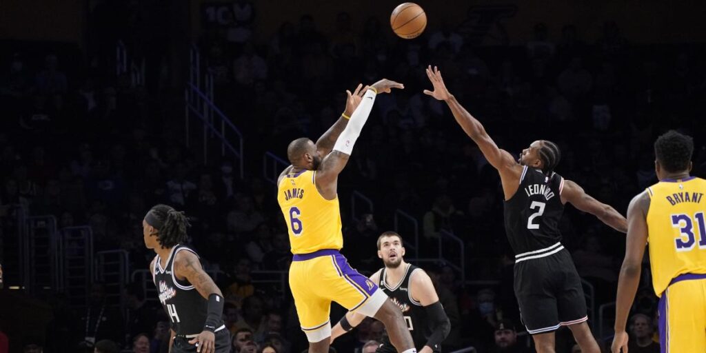 LeBron James supera dos récords, pero no puede con la 'maldición' de los Clippers