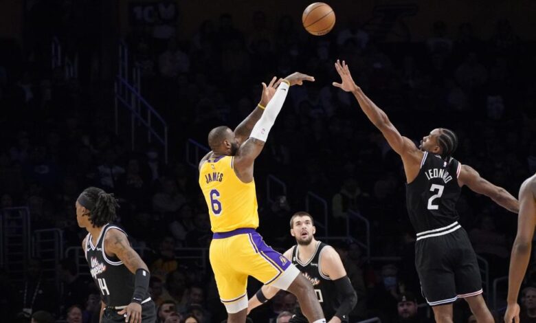 LeBron James supera dos récords, pero no puede con la 'maldición' de los Clippers