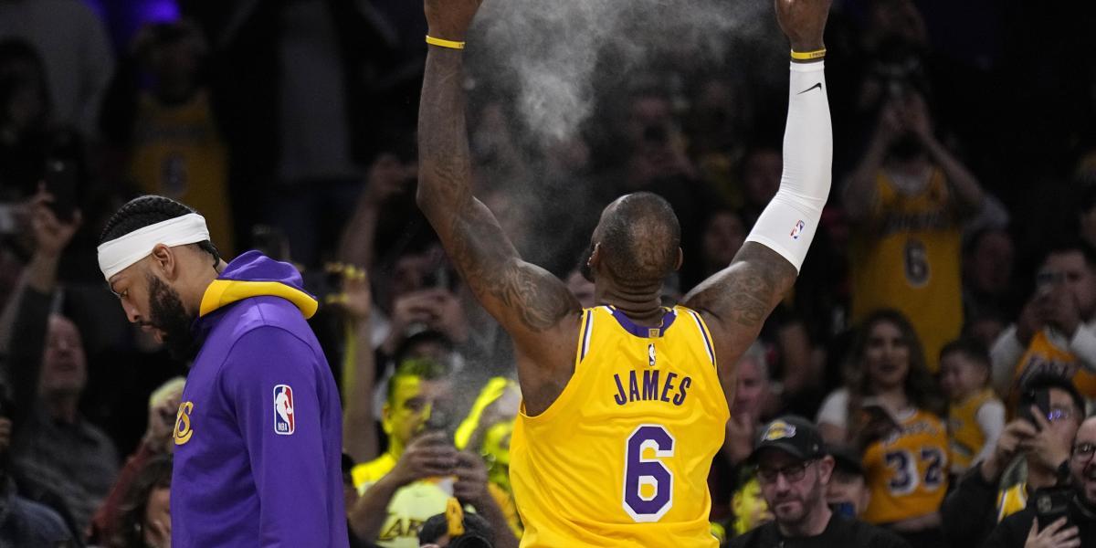 LeBron James y Anthony Davis, bajas hoy contra los Nets