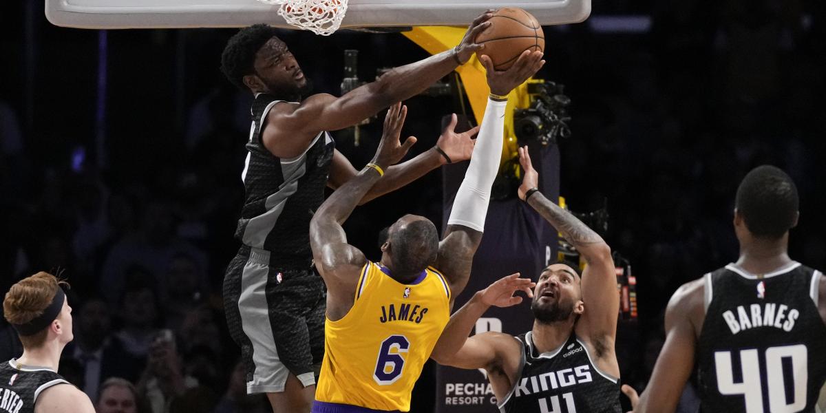 Los Lakers de LeBron no tienen remedio