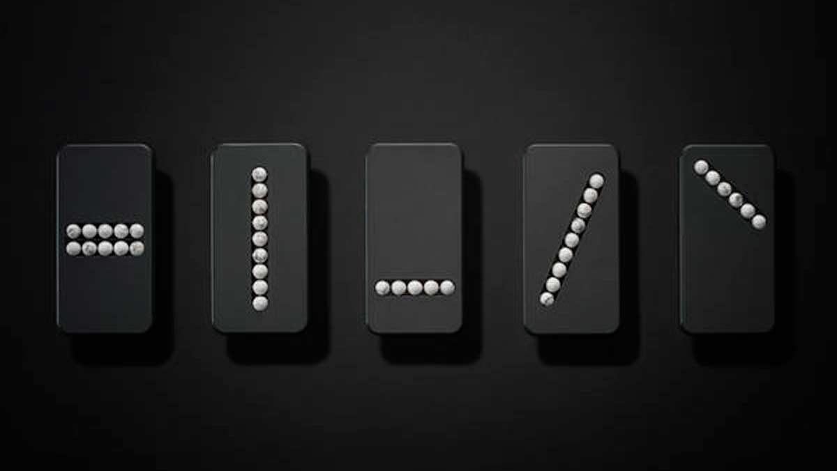 Los famosos móviles que acabarán con tu adicción al smartphone